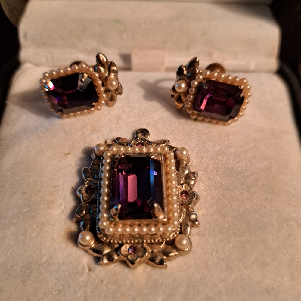 CORO Vintage 1940's Amethyst Pearl Earrings Pendant Set